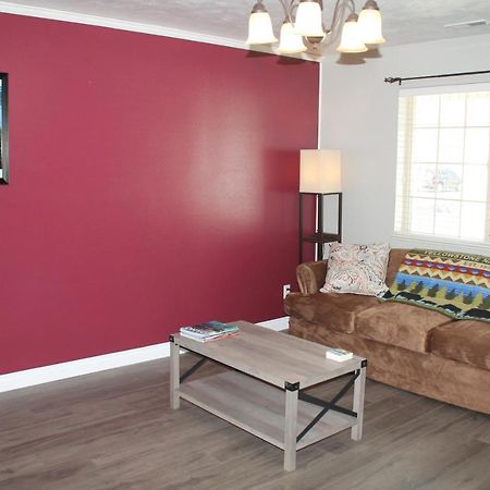 3 Queen Beds, 1 Twin Bed, 2 Rooms, 1 And A Half Bath, Self Check-In, Flexcation Equipped Idaho Falls Buitenkant foto
