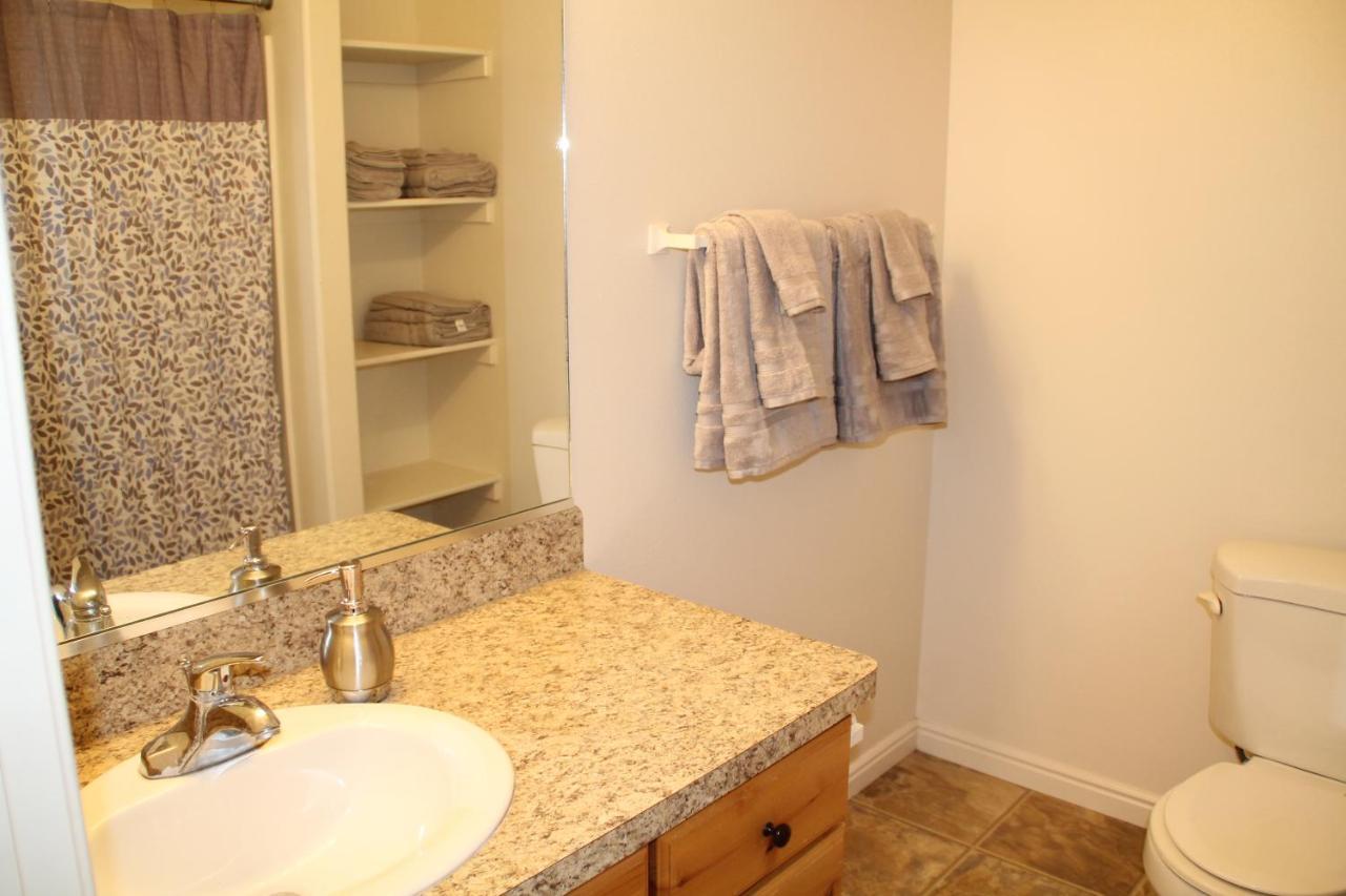 3 Queen Beds, 1 Twin Bed, 2 Rooms, 1 And A Half Bath, Self Check-In, Flexcation Equipped Idaho Falls Buitenkant foto