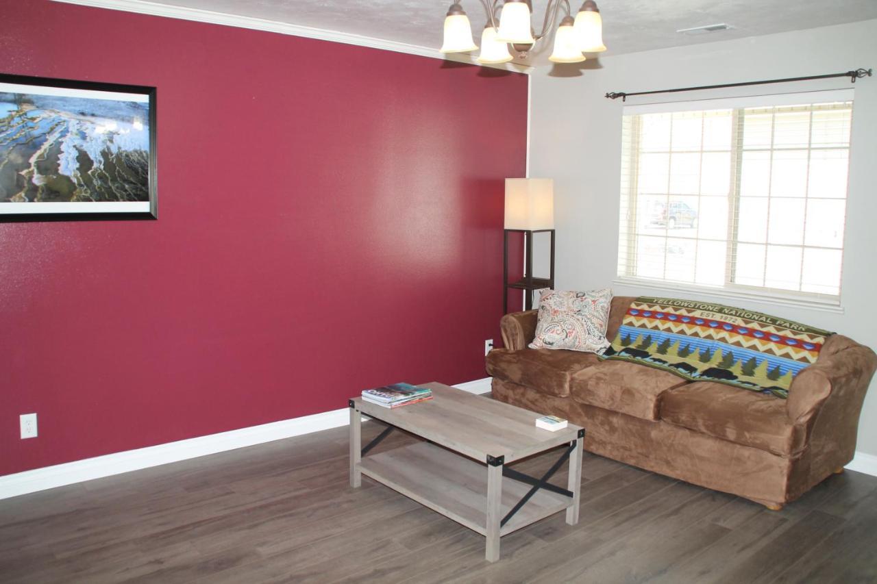 3 Queen Beds, 1 Twin Bed, 2 Rooms, 1 And A Half Bath, Self Check-In, Flexcation Equipped Idaho Falls Buitenkant foto