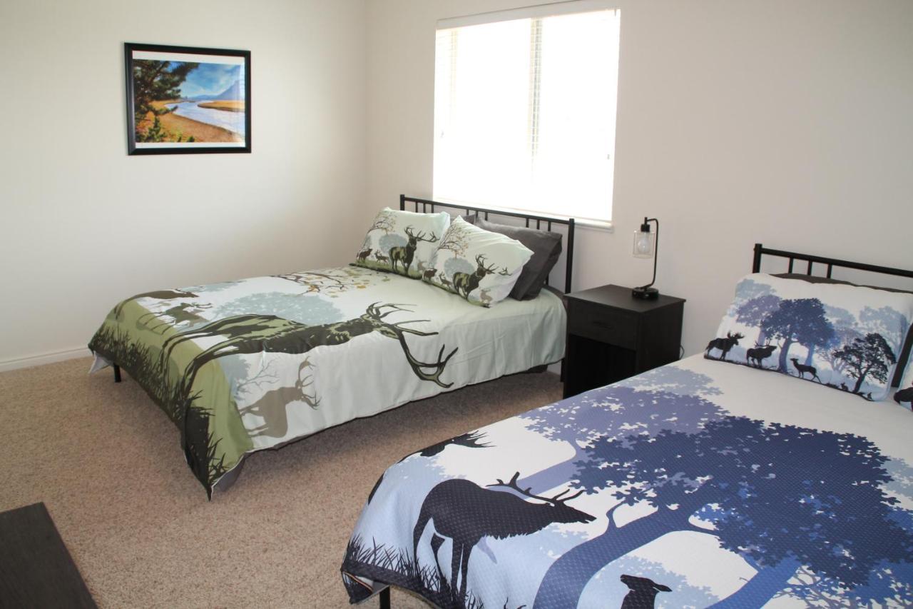 3 Queen Beds, 1 Twin Bed, 2 Rooms, 1 And A Half Bath, Self Check-In, Flexcation Equipped Idaho Falls Buitenkant foto