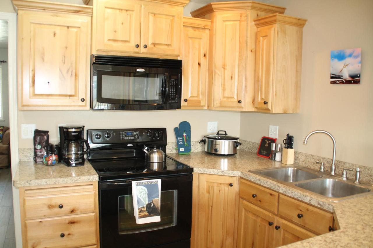 3 Queen Beds, 1 Twin Bed, 2 Rooms, 1 And A Half Bath, Self Check-In, Flexcation Equipped Idaho Falls Buitenkant foto