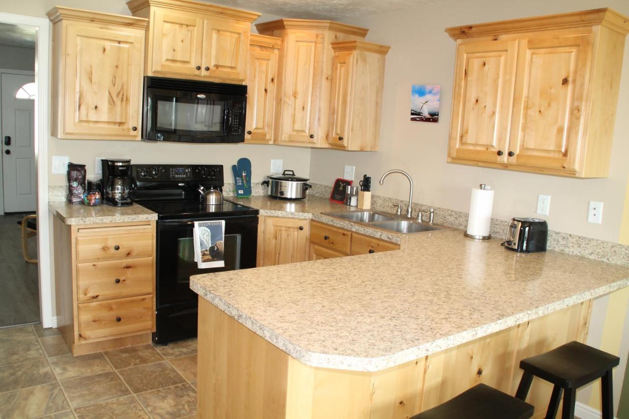 3 Queen Beds, 1 Twin Bed, 2 Rooms, 1 And A Half Bath, Self Check-In, Flexcation Equipped Idaho Falls Buitenkant foto
