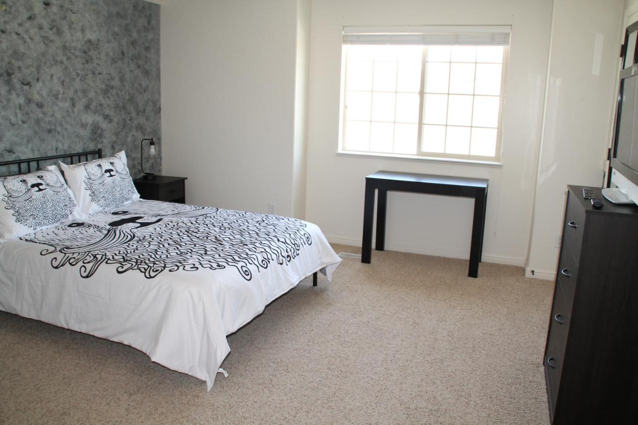 3 Queen Beds, 1 Twin Bed, 2 Rooms, 1 And A Half Bath, Self Check-In, Flexcation Equipped Idaho Falls Buitenkant foto